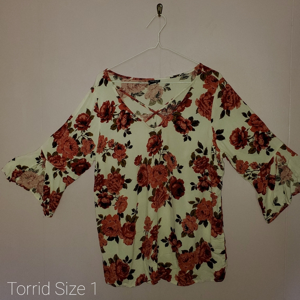 Tops - Picture 2 of 6